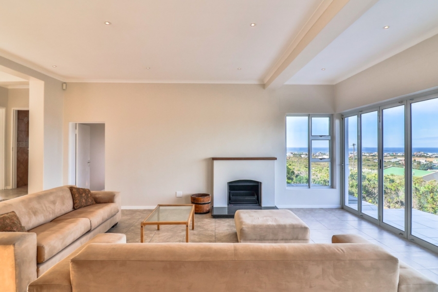 To Let 6 Bedroom Property for Rent in Bettys Bay Western Cape
